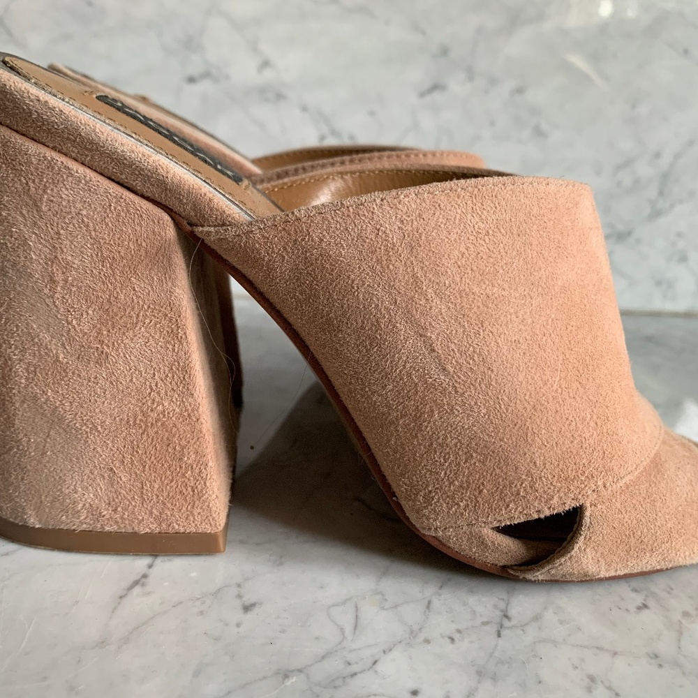 Jaggar Hypnosis Wedge Heels nude suede size 8